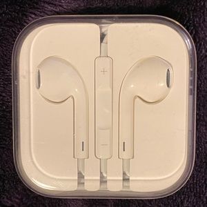 Genuine Apple ear pods with 3.5mm headphone plug.